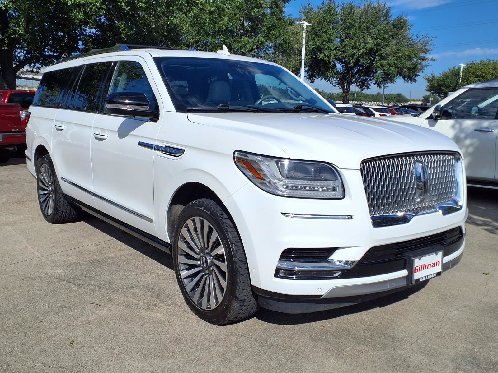 Used 2021 Lincoln Navigator L Reserve w/ Luxury Package AWD/4WD image 2
