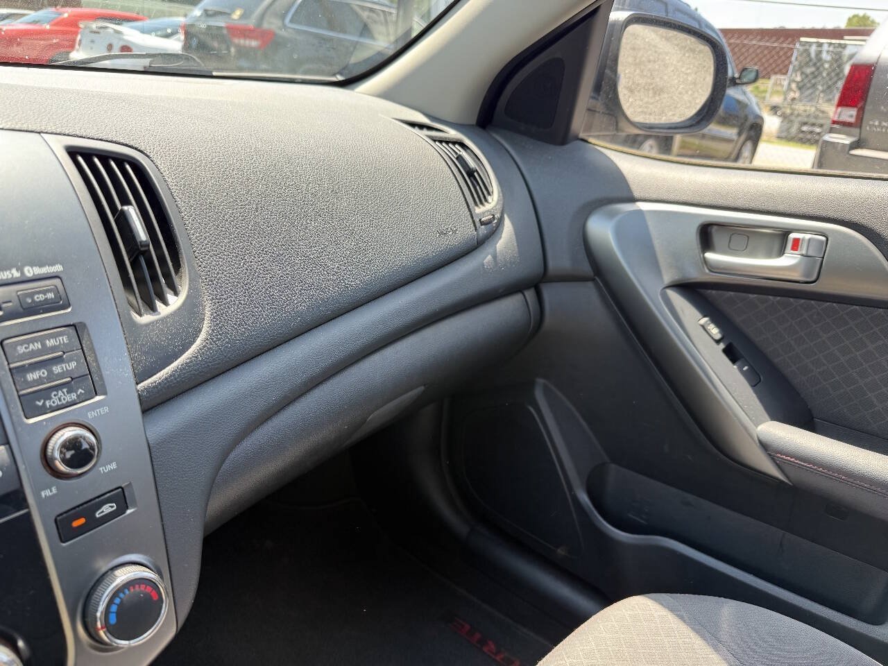 Used 2010 Kia Forte SX FWD image 24