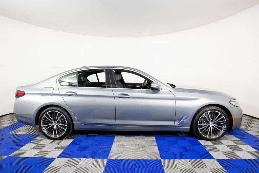 Used 2023 BMW 540i w/ Convenience Package image 4