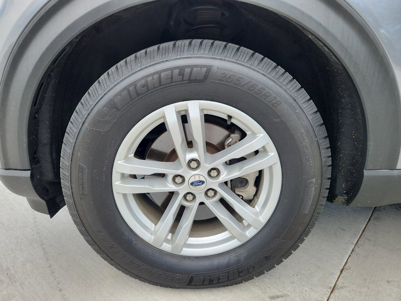 Used 2021 Ford Explorer XLT w/ Equipment Group 202A AWD/4WD image 19