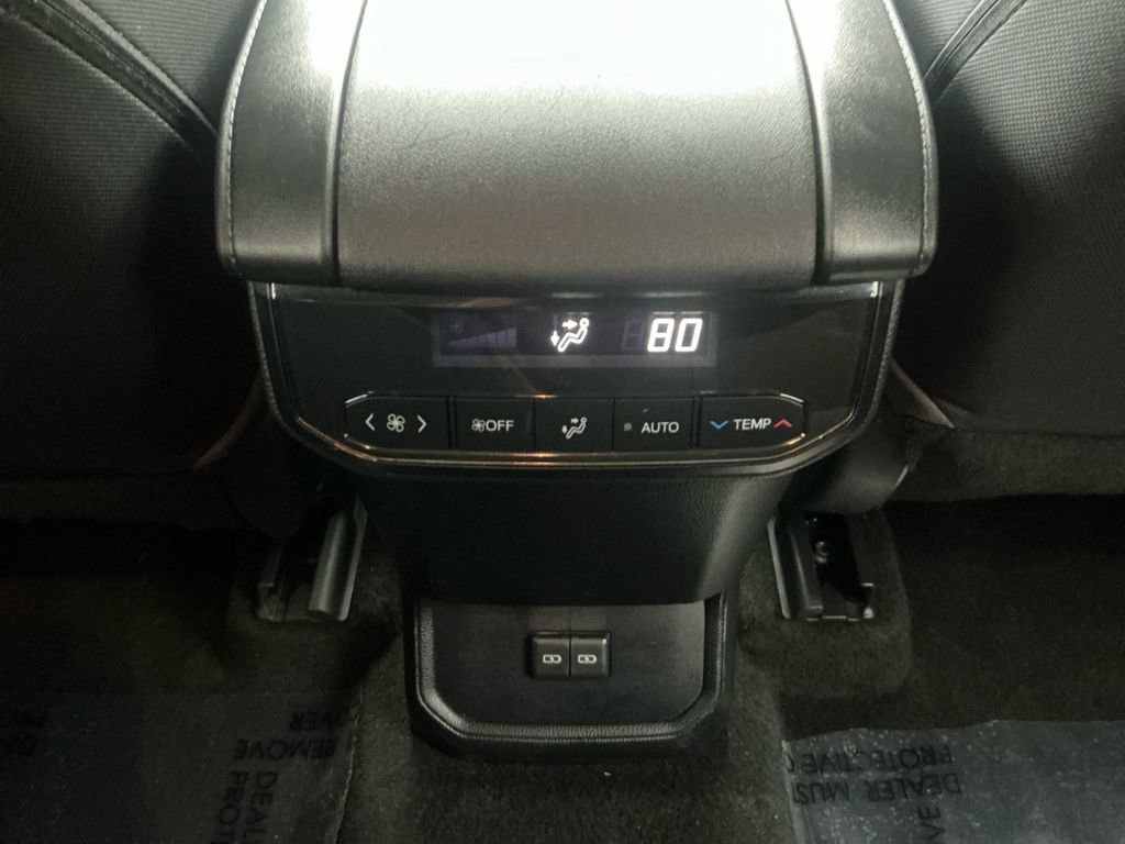 Used 2023 Toyota Highlander LE FWD image 20