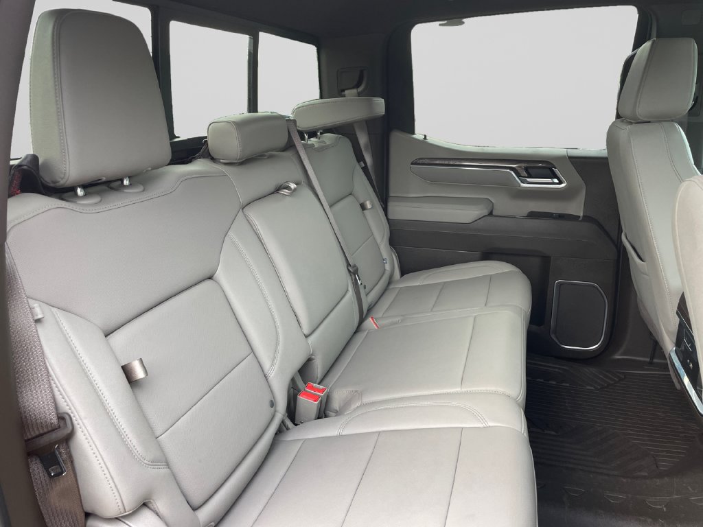 Used 2025 Chevrolet Silverado 1500 LTZ AWD/4WD image 14