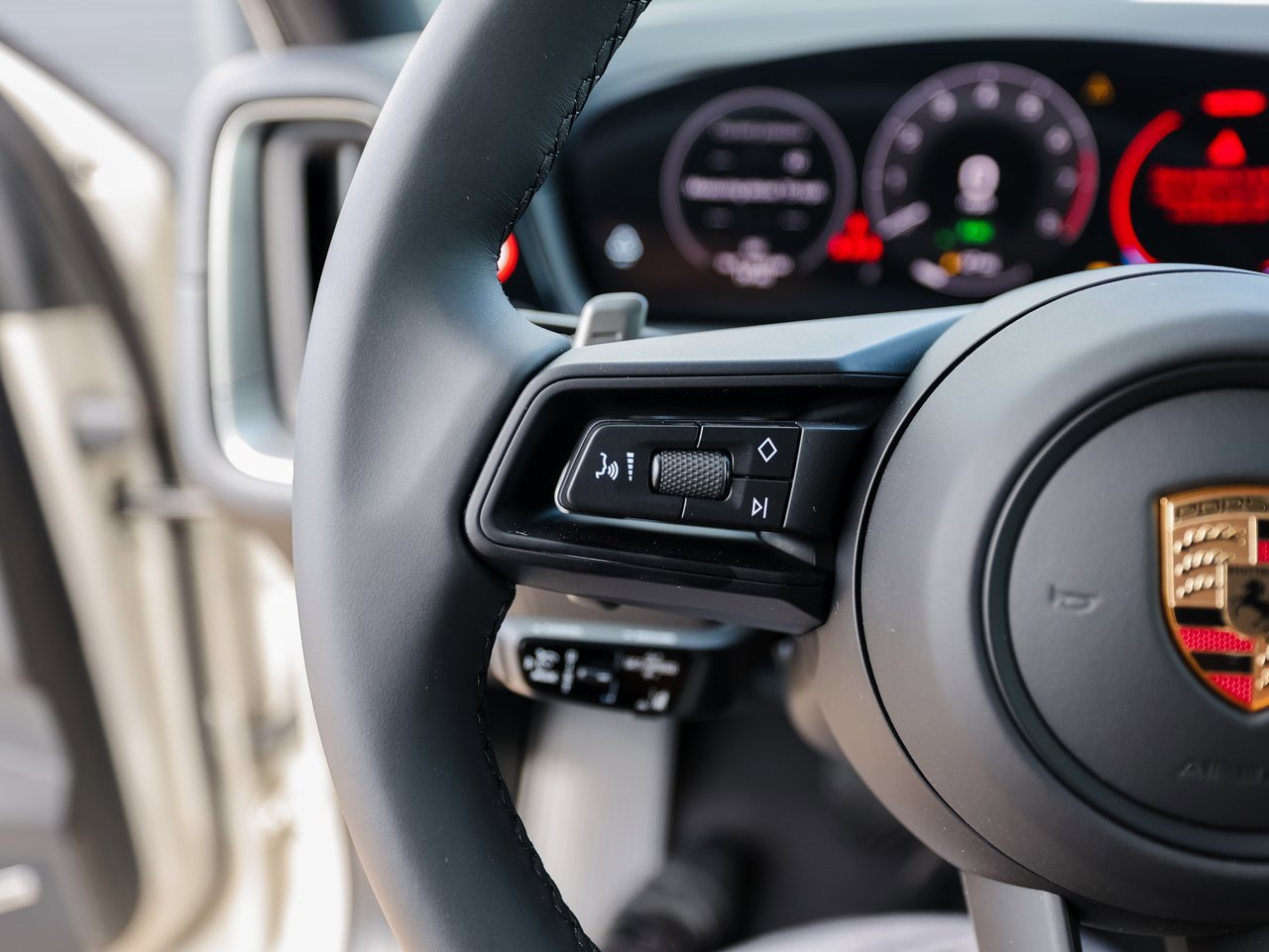 New 2025 Porsche Cayenne E-Hybrid Coupe image 17