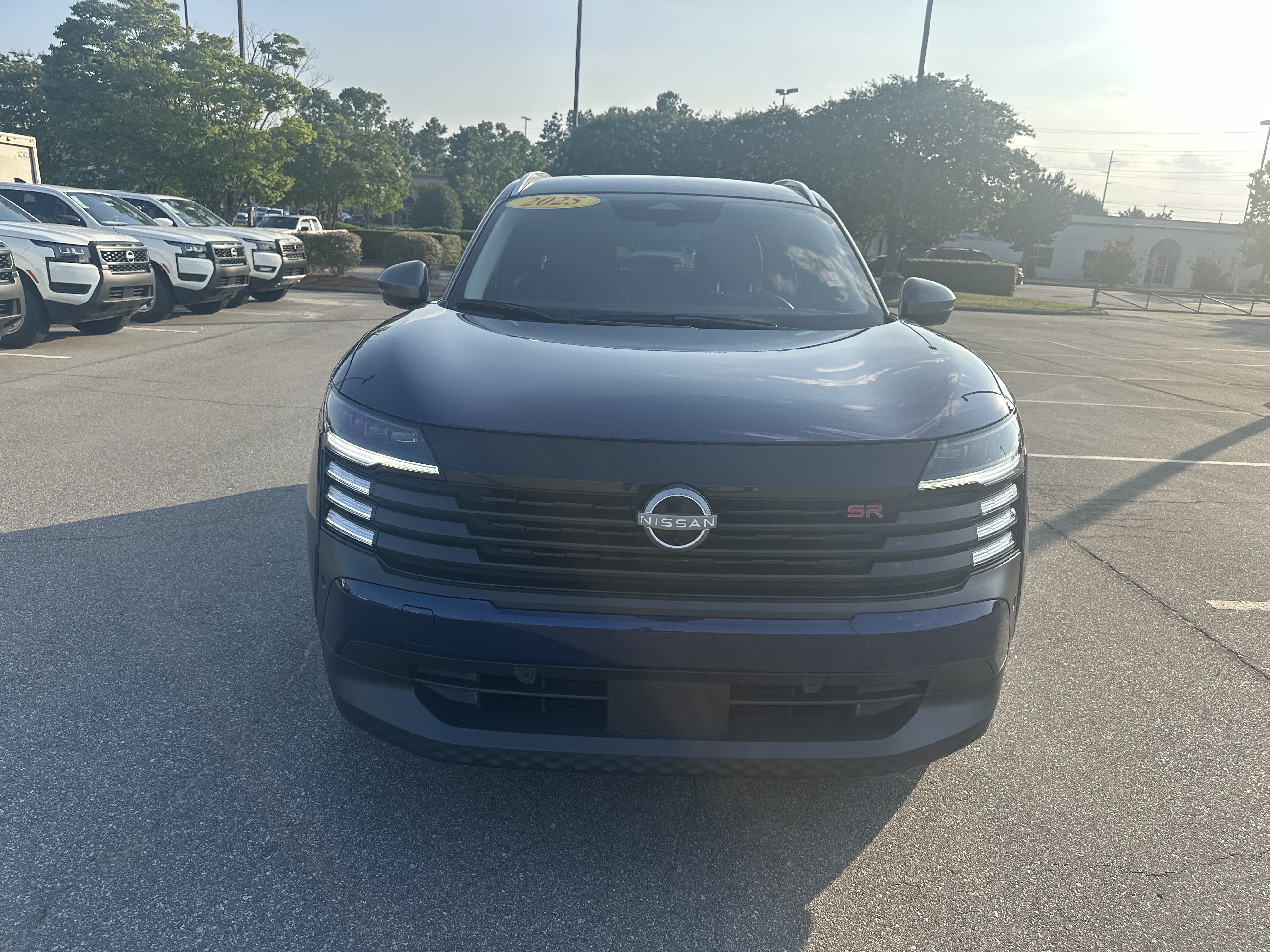 Certified 2025 Nissan Kicks SR FWD image 2
