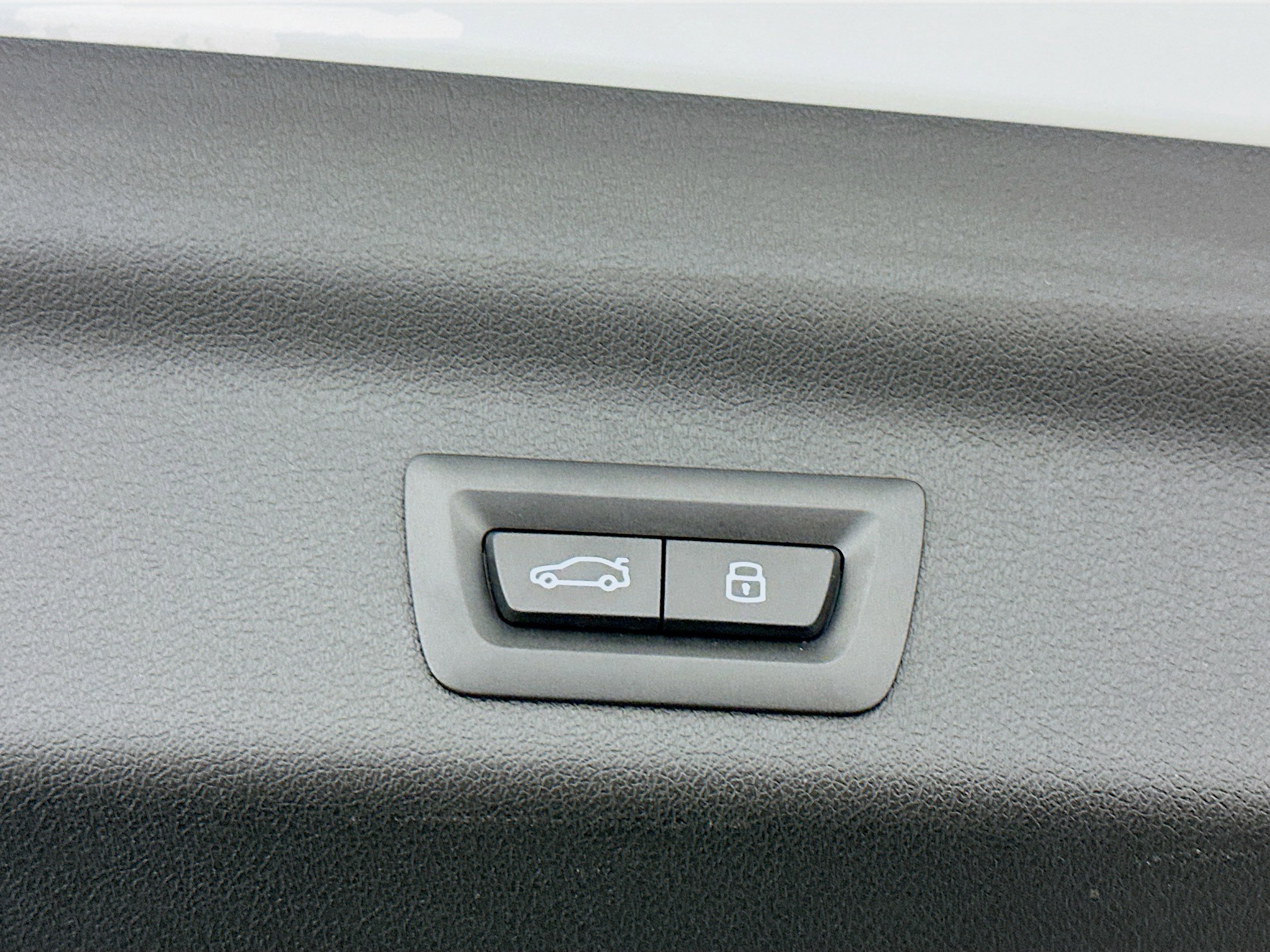 Used 2025 BMW X1 xDrive28i w/ Convenience Package AWD/4WD image 31