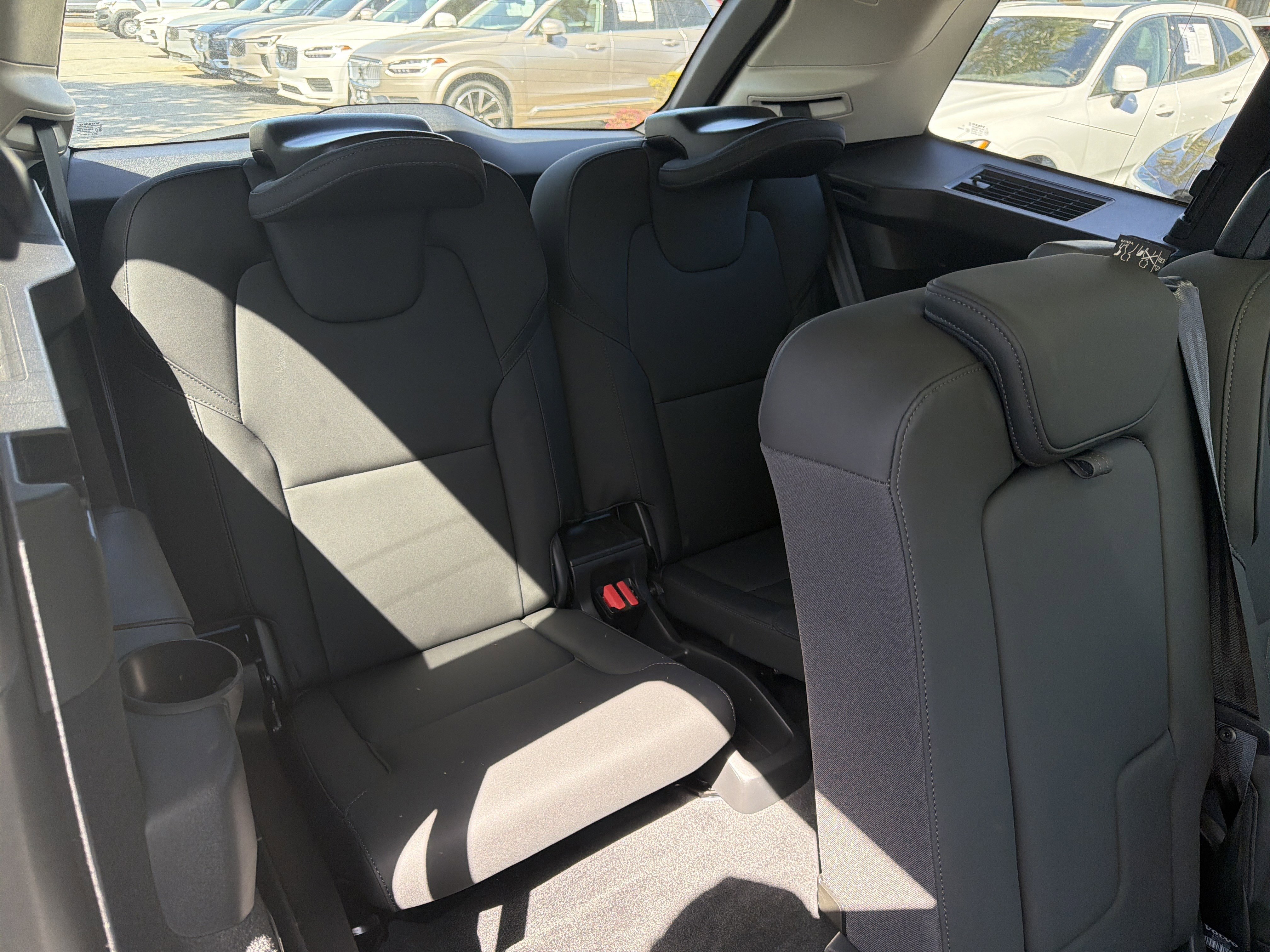 Used 2025 Volvo XC90 B6 Plus image 33