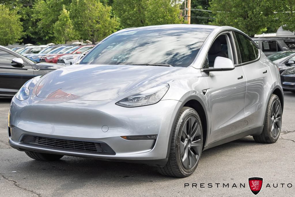 Used 2025 Tesla Model Y Long Range AWD/4WD image 16