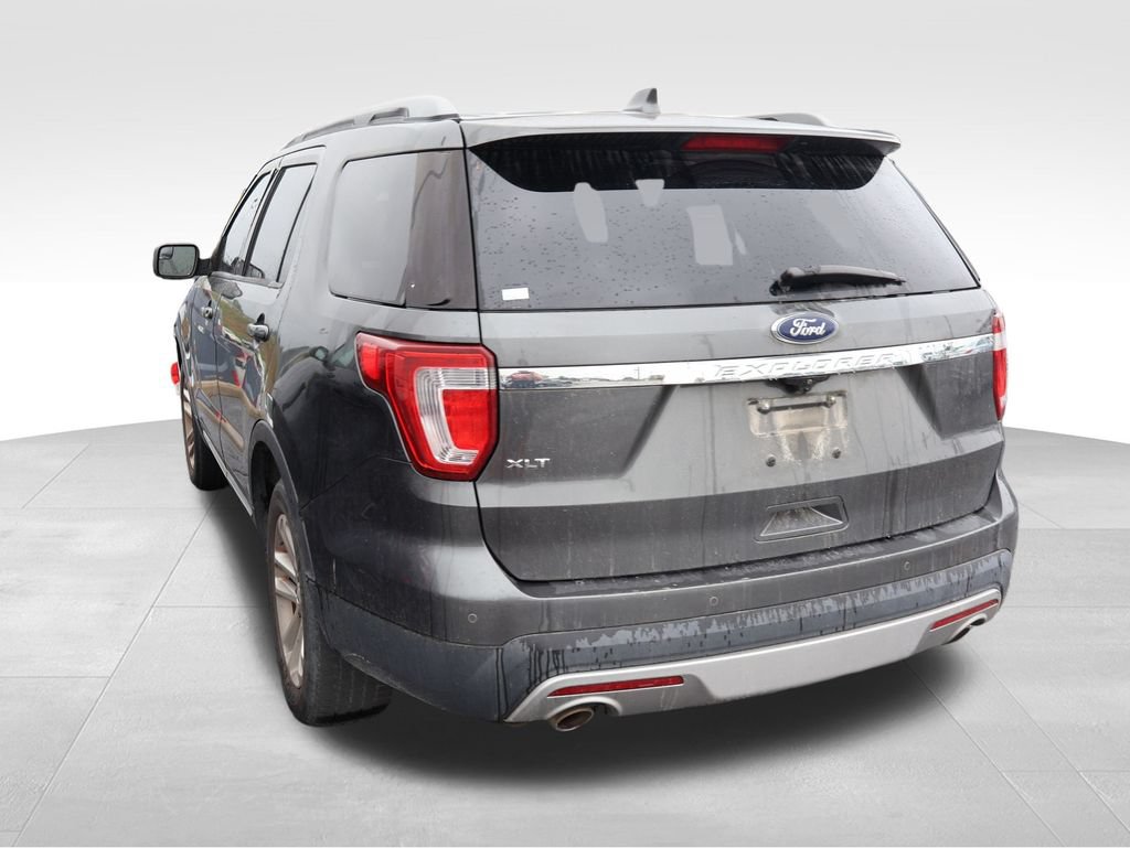 Used 2017 Ford Explorer XLT w/ Equipment Group 202A FWD image 21
