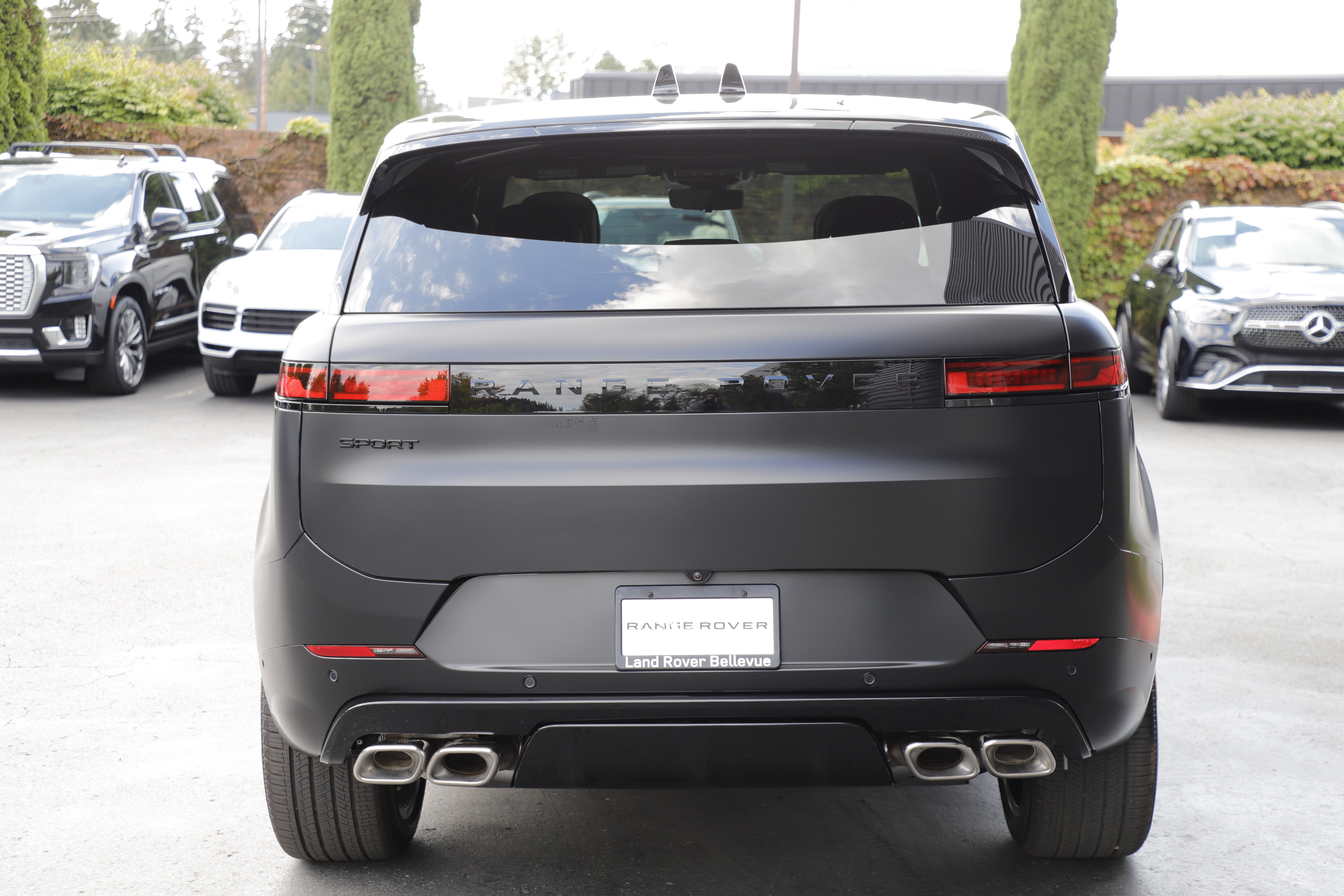 New 2026 Land Rover Range Rover Sport Dynamic SE AWD/4WD image 4