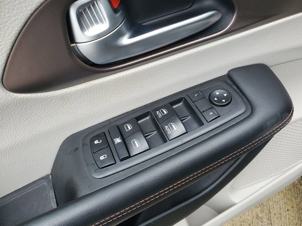 Used 2018 Chrysler Pacifica Touring Plus image 15