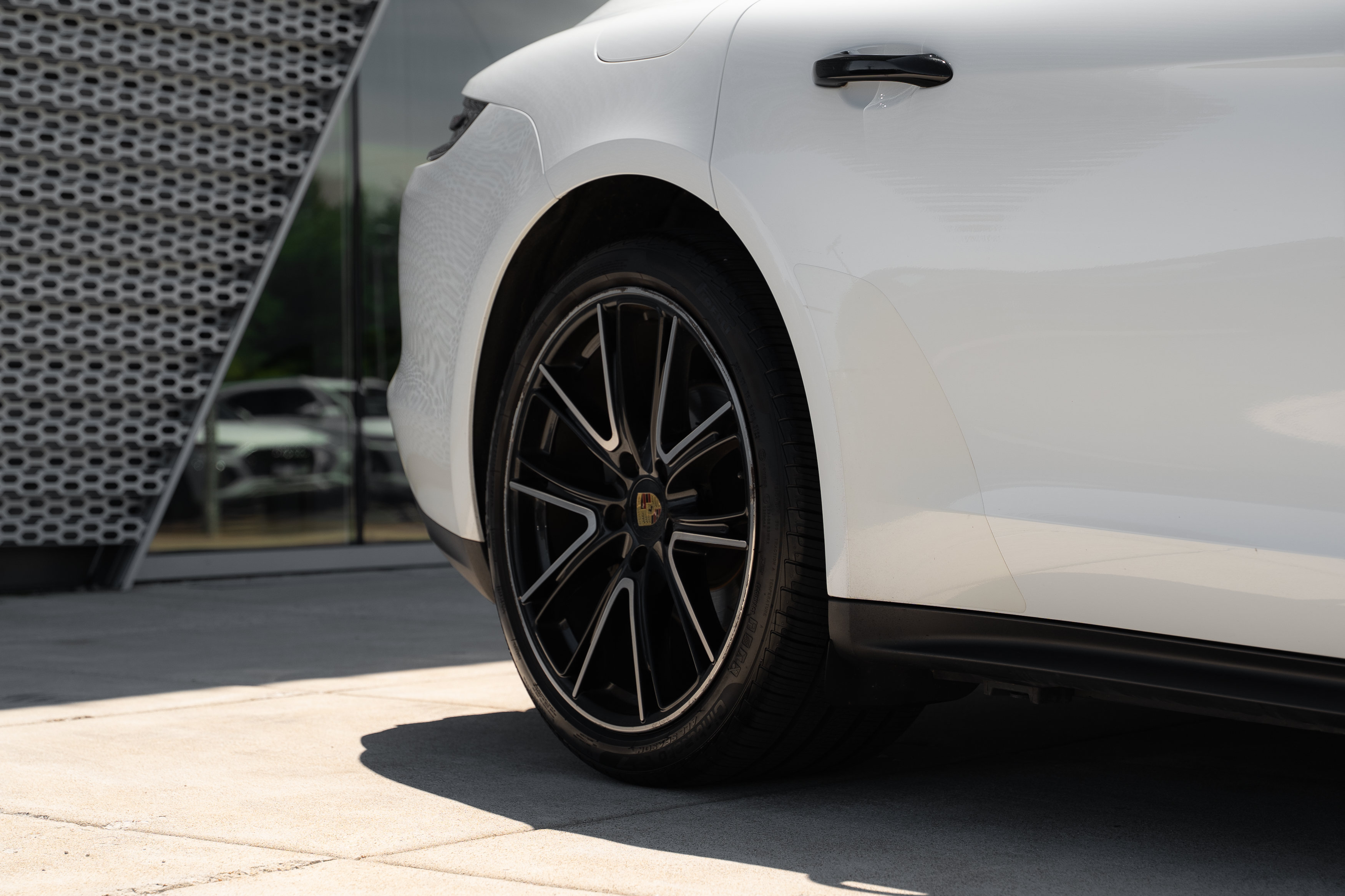 Used 2018 Porsche Panamera 4S AWD/4WD image 38