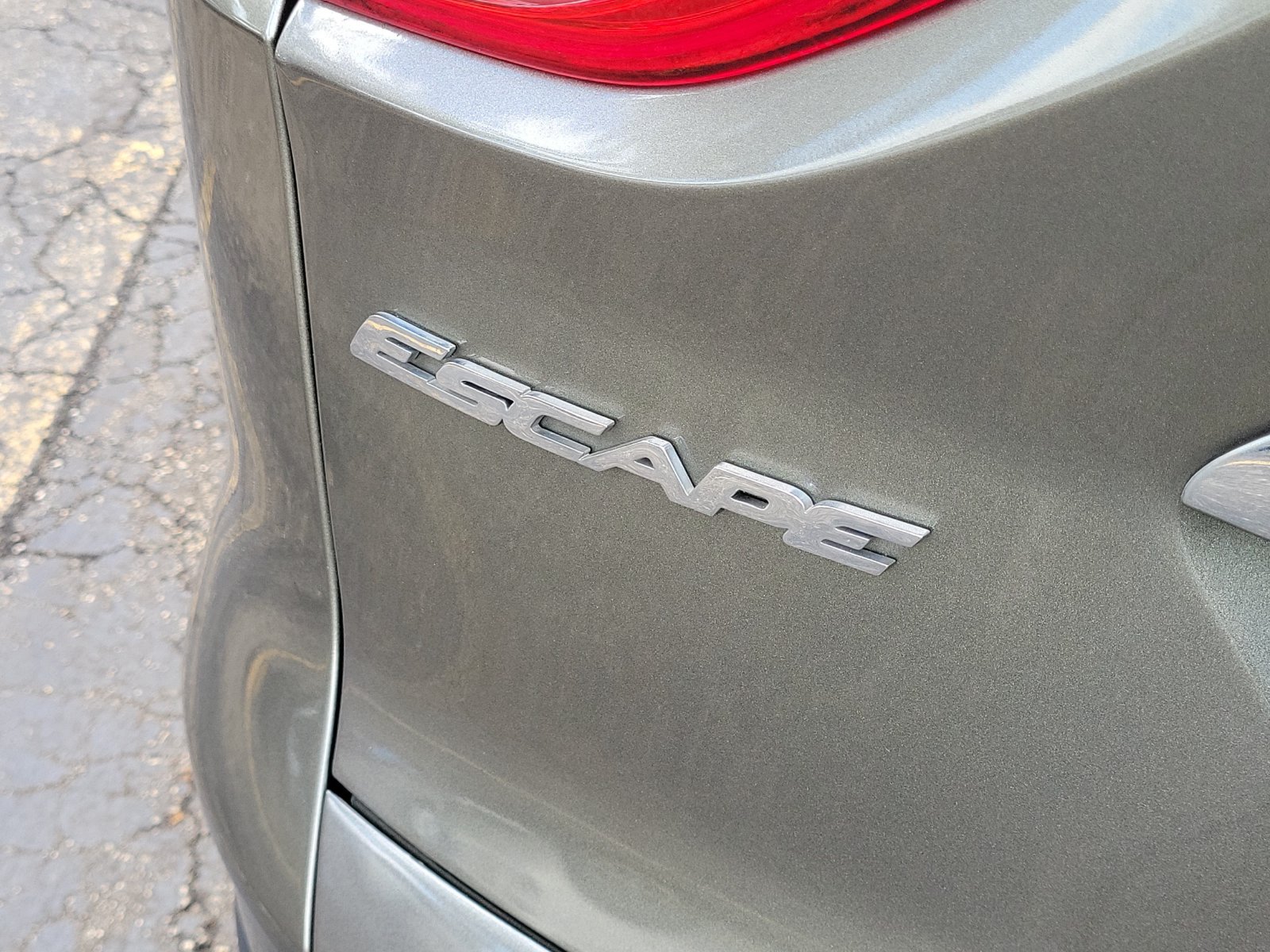 Used 2014 Ford Escape Titanium FWD image 7