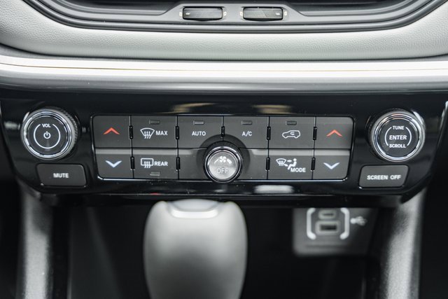 New 2026 Jeep Compass Limited image 25