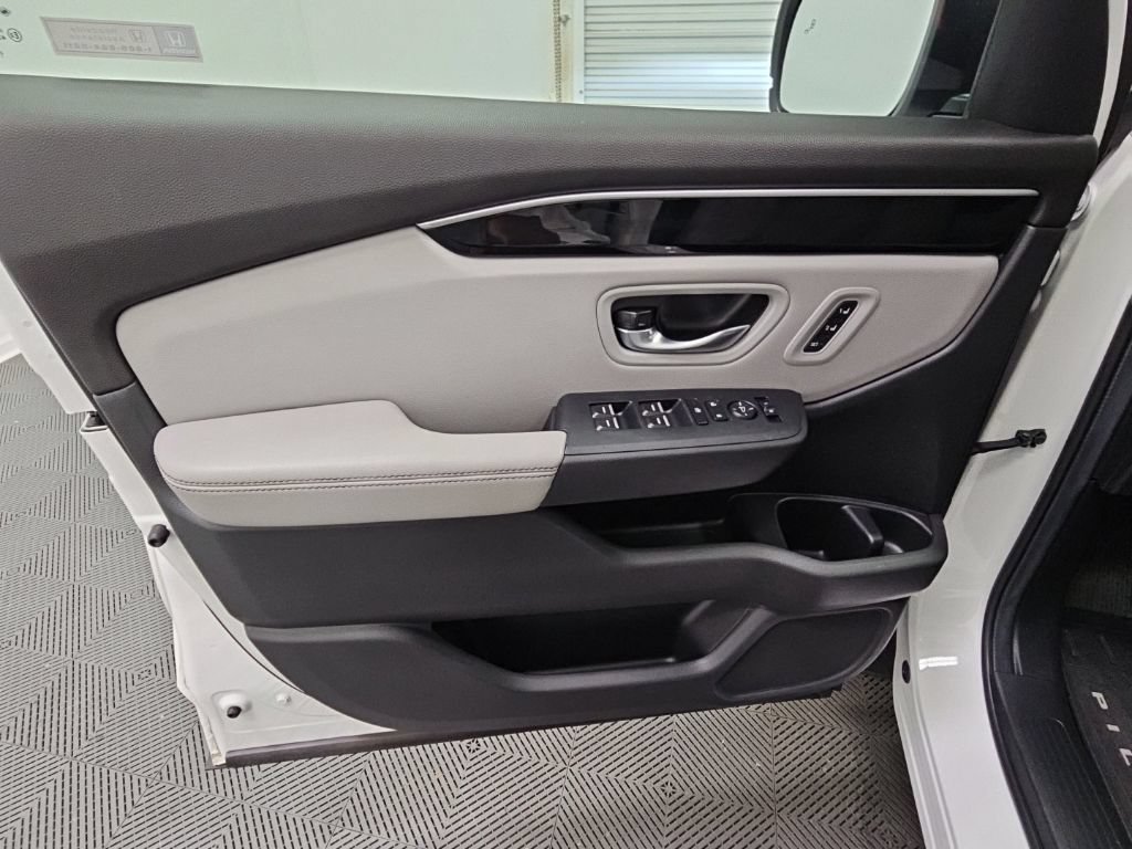 Used 2024 Honda Pilot EX-L image 29