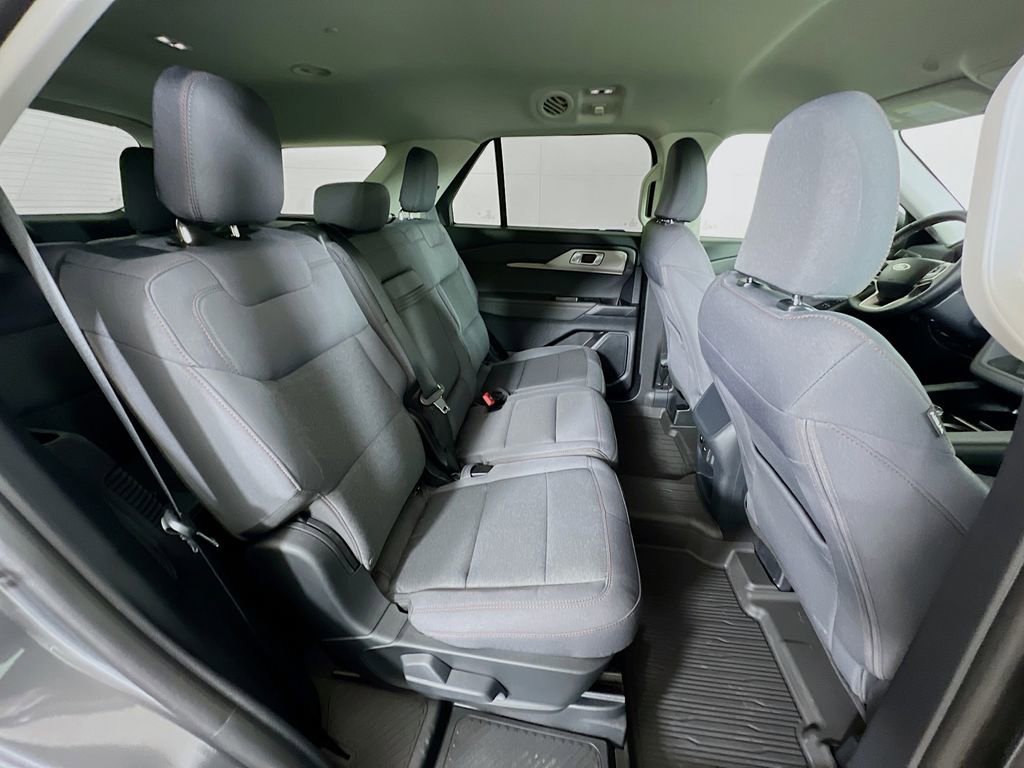 Used 2025 Ford Explorer Active image 32