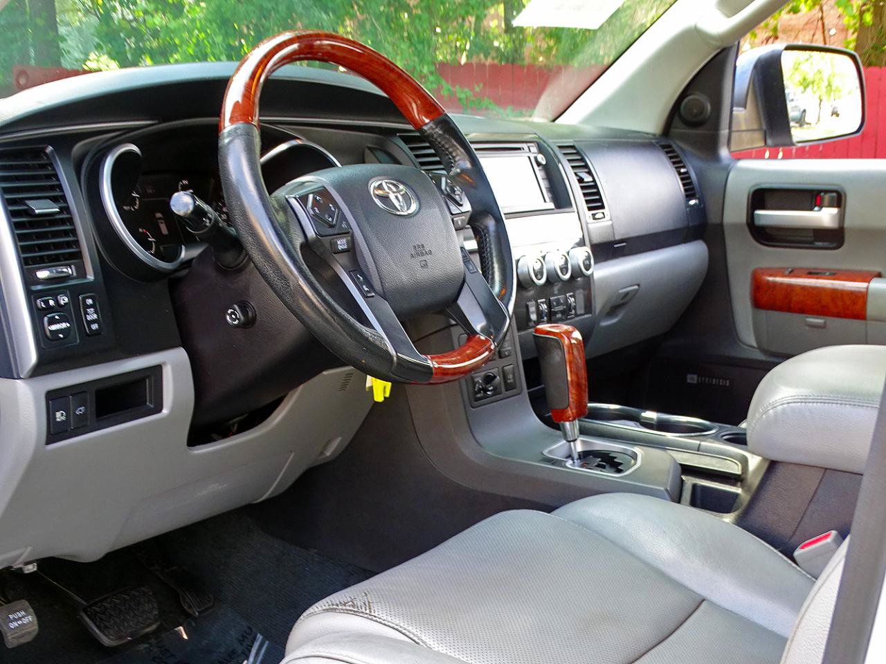 Used 2018 Toyota Sequoia Platinum AWD/4WD image 20