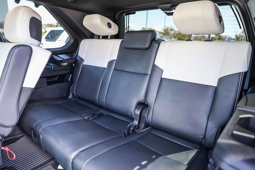 Certified 2025 Toyota Sequoia Capstone AWD/4WD image 11
