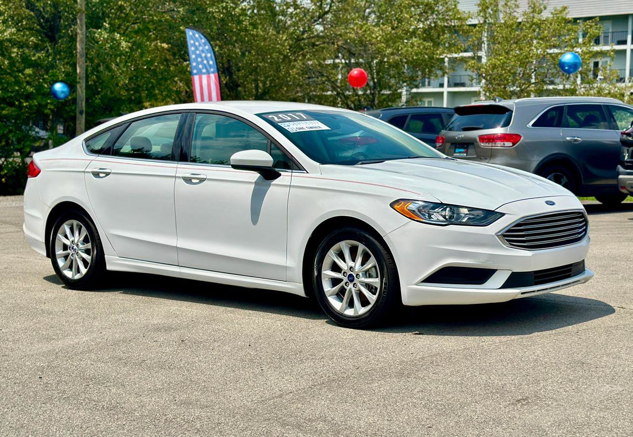 Used 2017 Ford Fusion SE w/ Fusion SE Technology Package FWD image 33