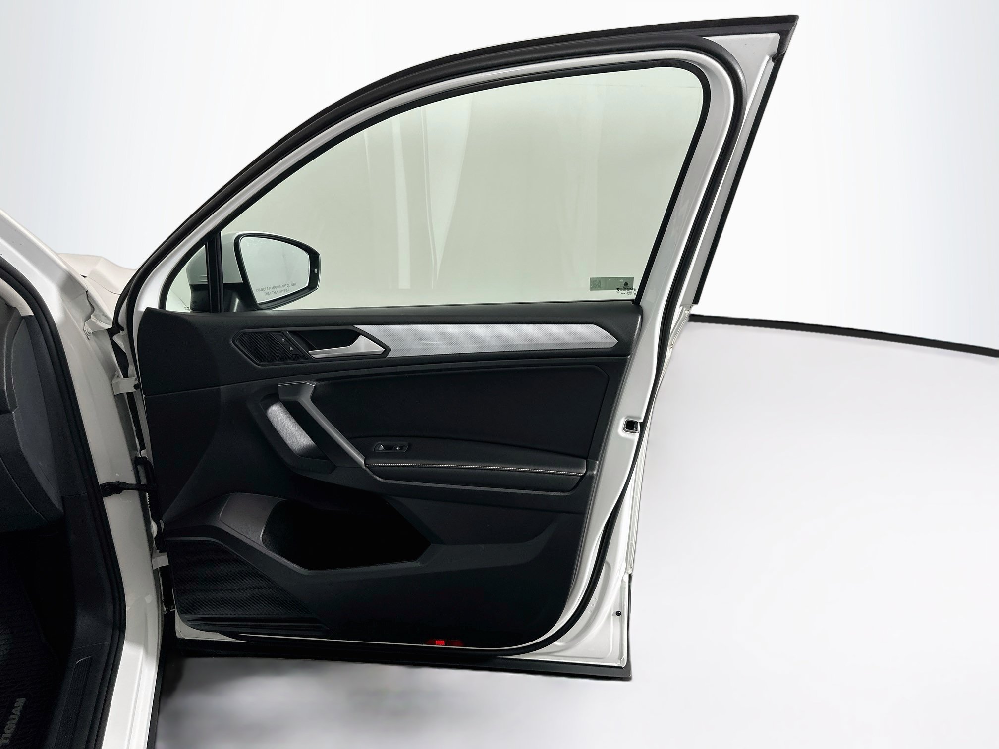 Used 2023 Volkswagen Tiguan S FWD image 31