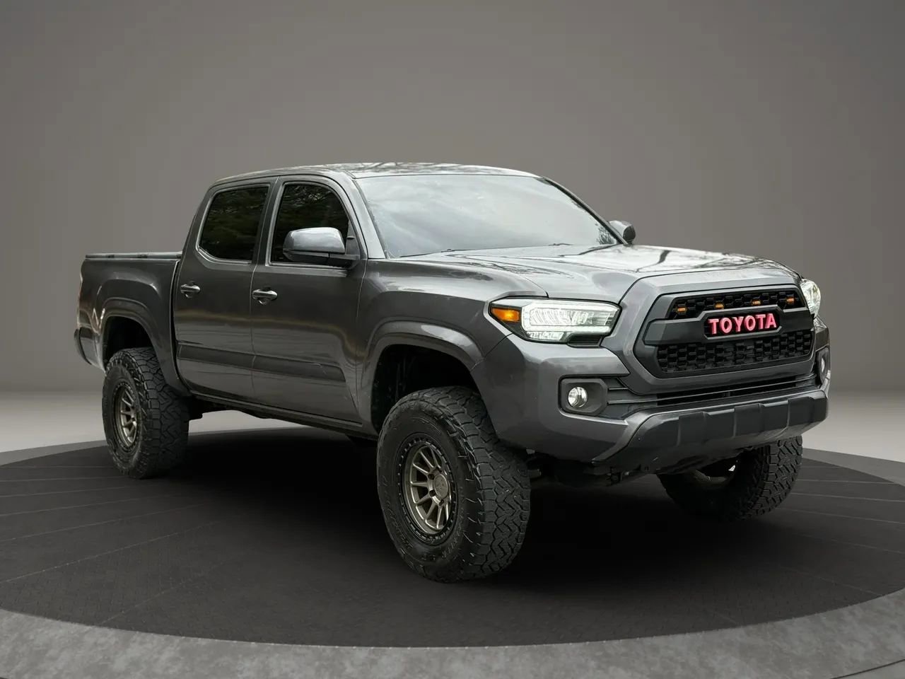 Used 2016 Toyota Tacoma SR w/ SR Convenience Package RWD image 3