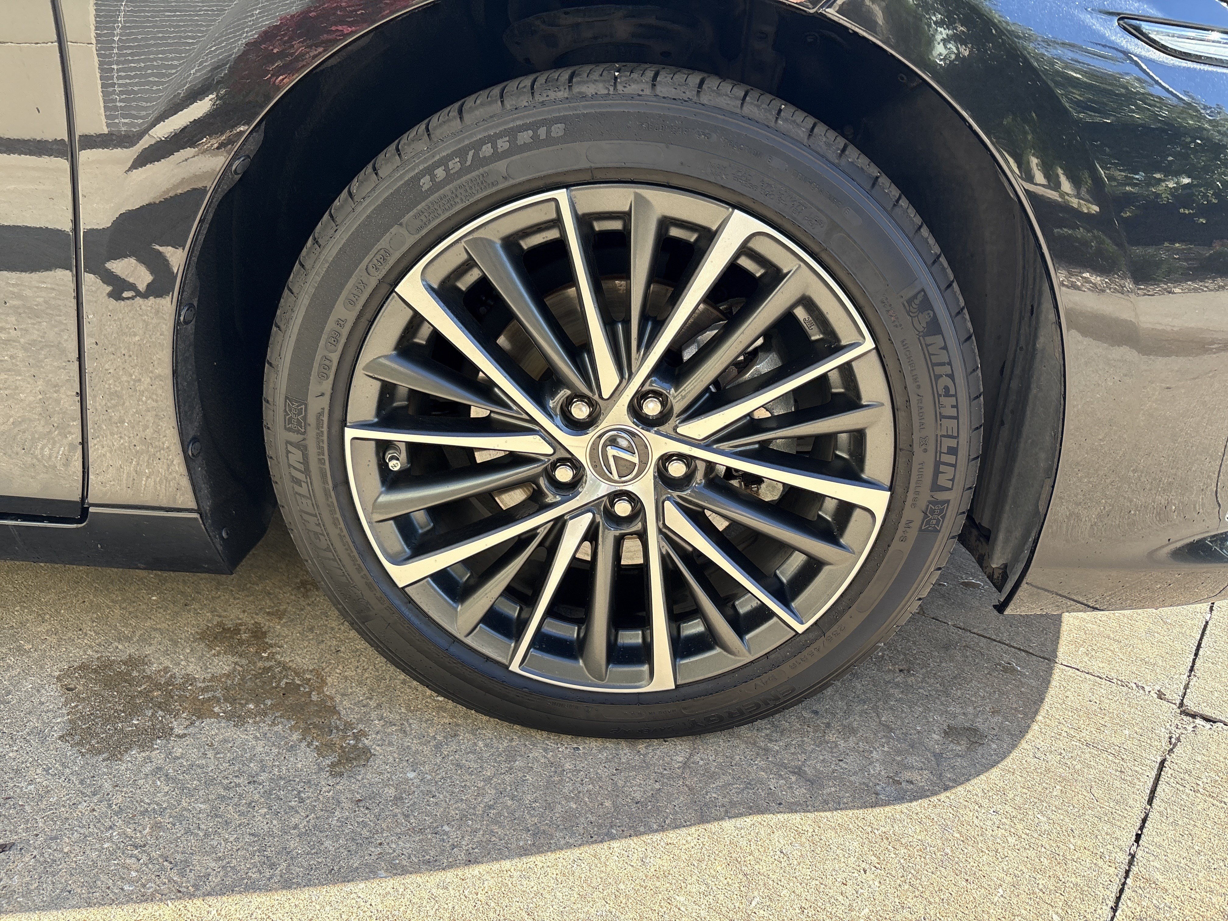 Used 2025 Lexus ES 300h w/ Premium Package FWD image 13