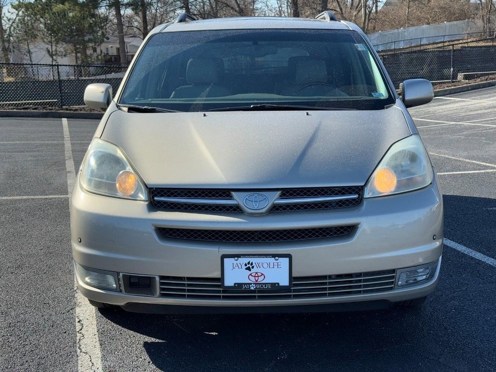 Used 2005 Toyota Sienna XLE Limited image 11