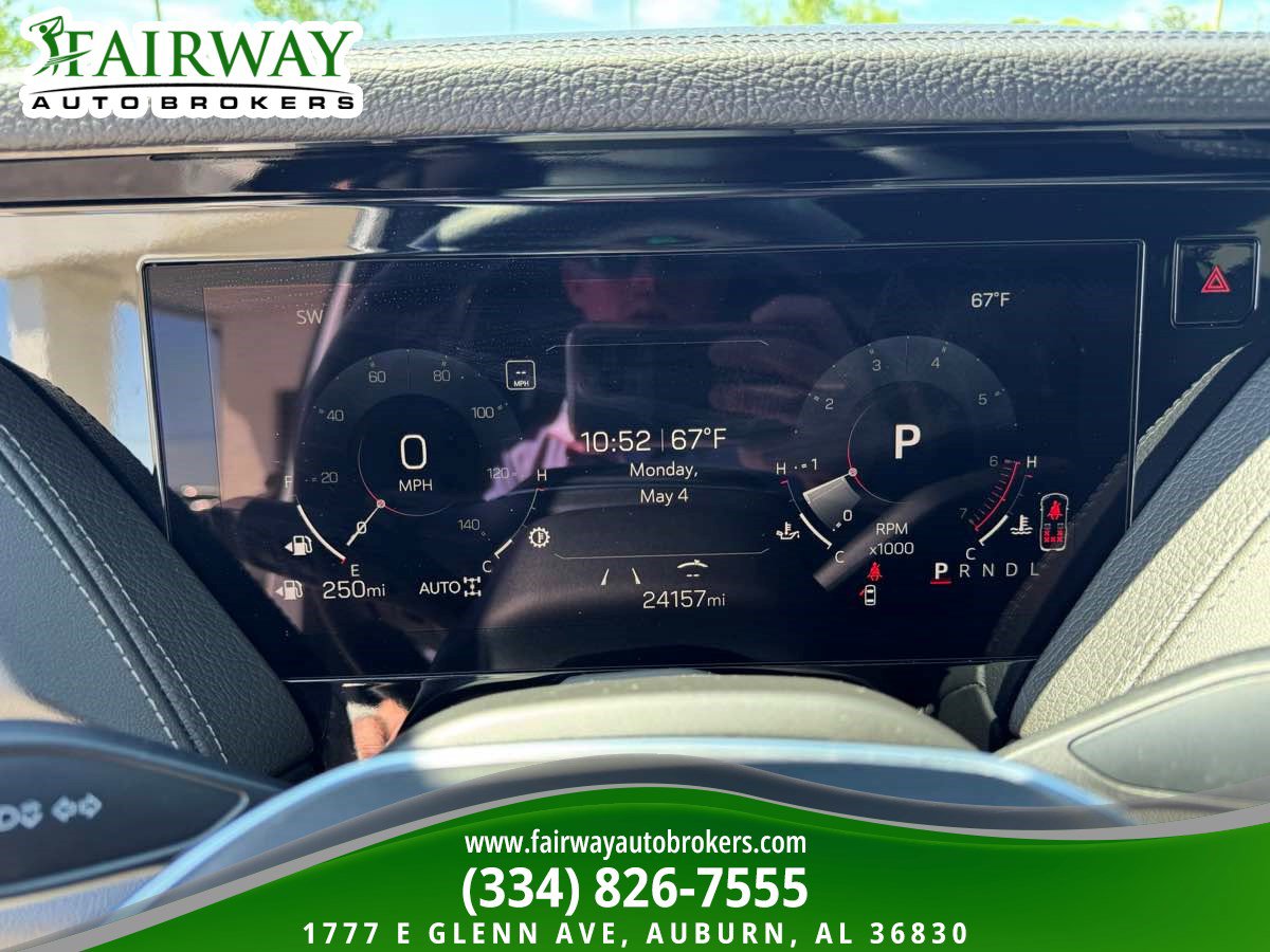 Used 2025 GMC Yukon Denali AWD/4WD image 27