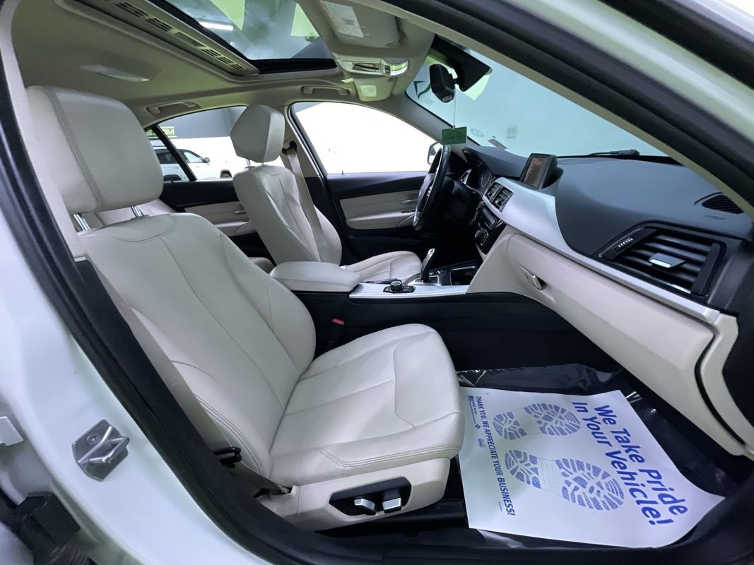 Used 2017 BMW 320i xDrive Sedan image 29