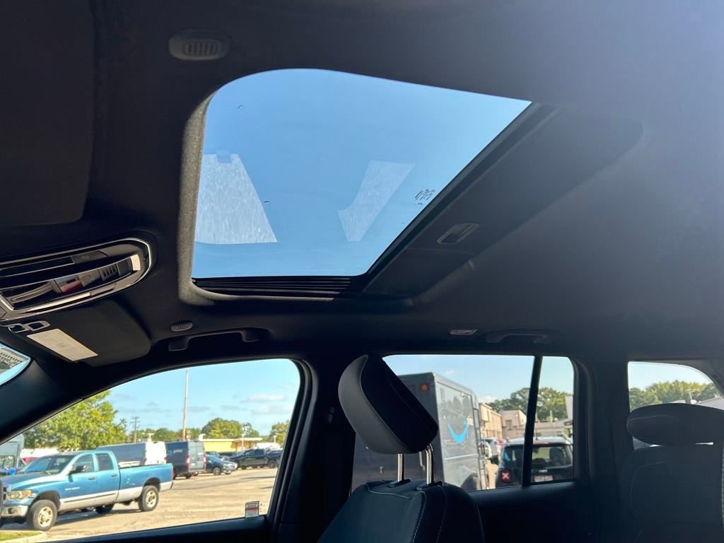 New 2025 Jeep Grand Cherokee Laredo X w/ Trailer Tow Package image 22