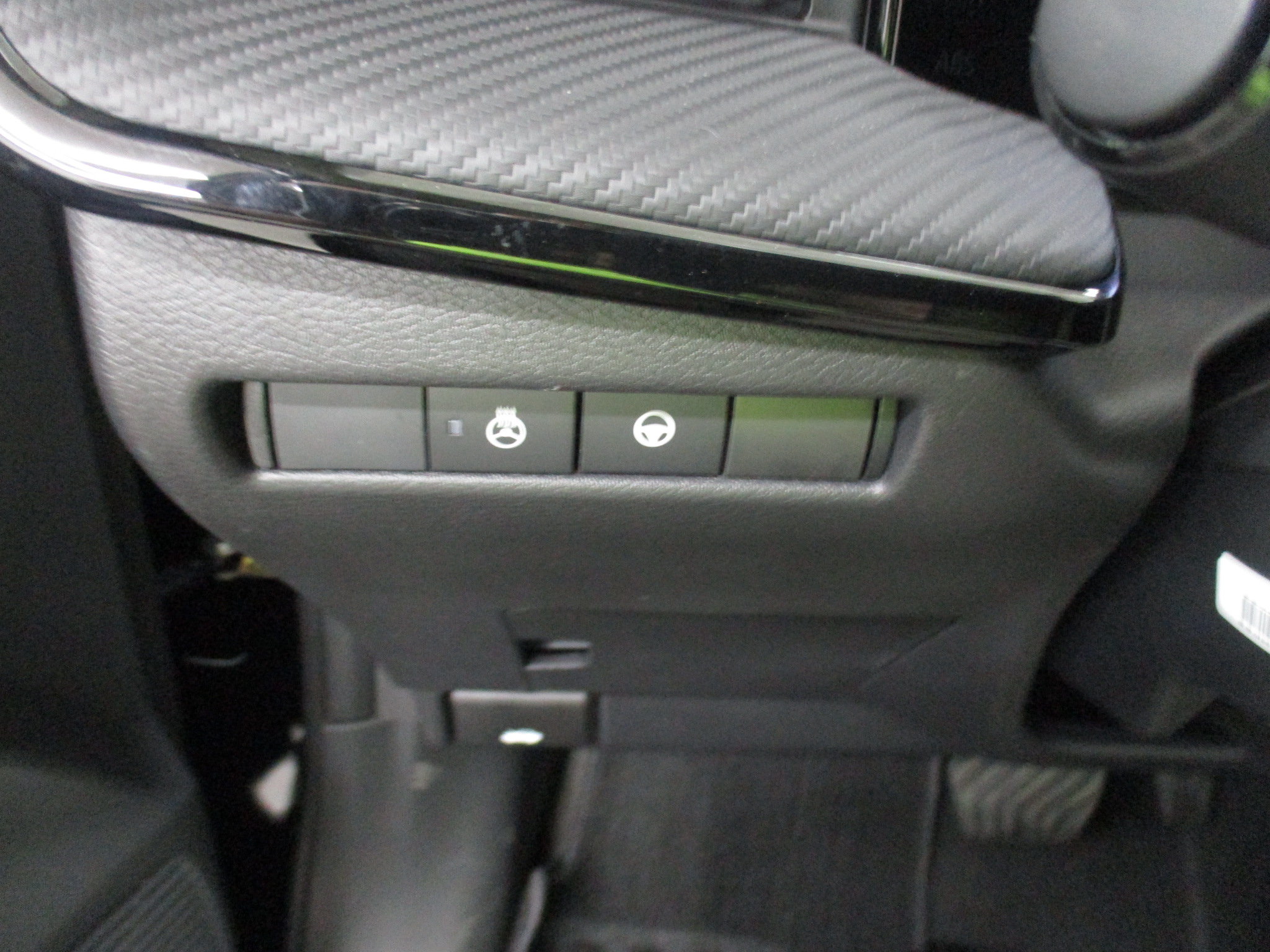 New 2026 Nissan Kicks SR w/ SR Premium Package AWD/4WD image 13