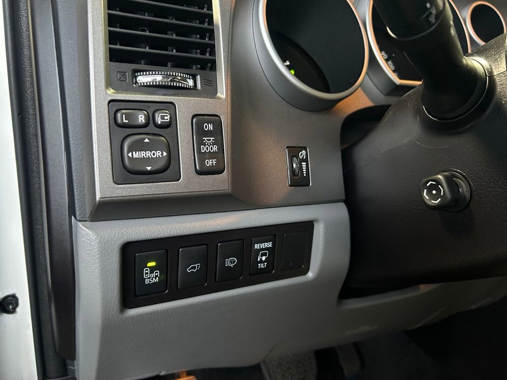 Used 2016 Toyota Sequoia Platinum image 21