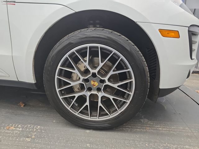 Used 2018 Porsche Macan S image 12