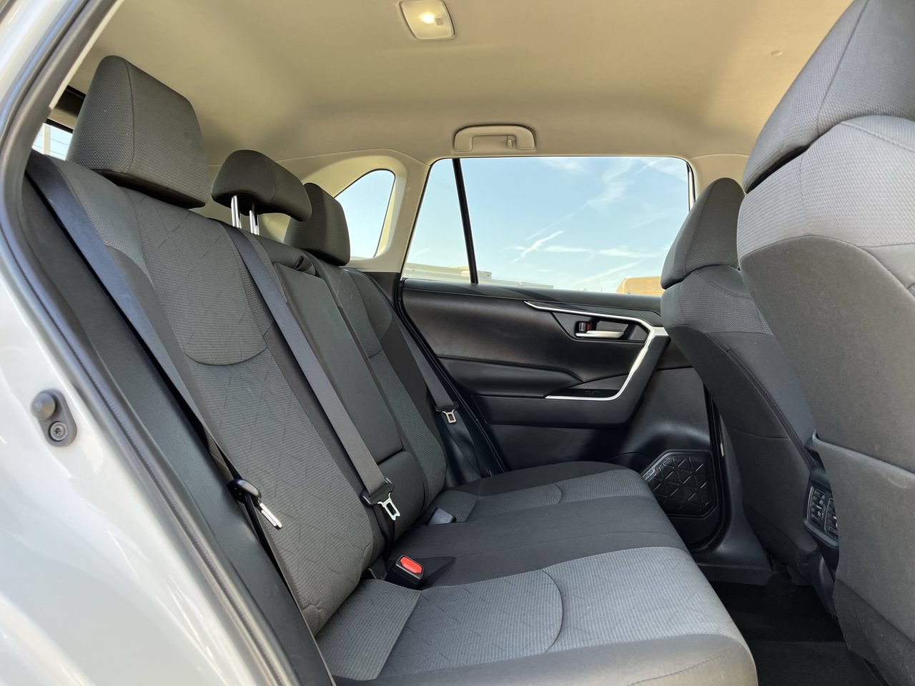 Used 2025 Toyota RAV4 XLE AWD/4WD image 26