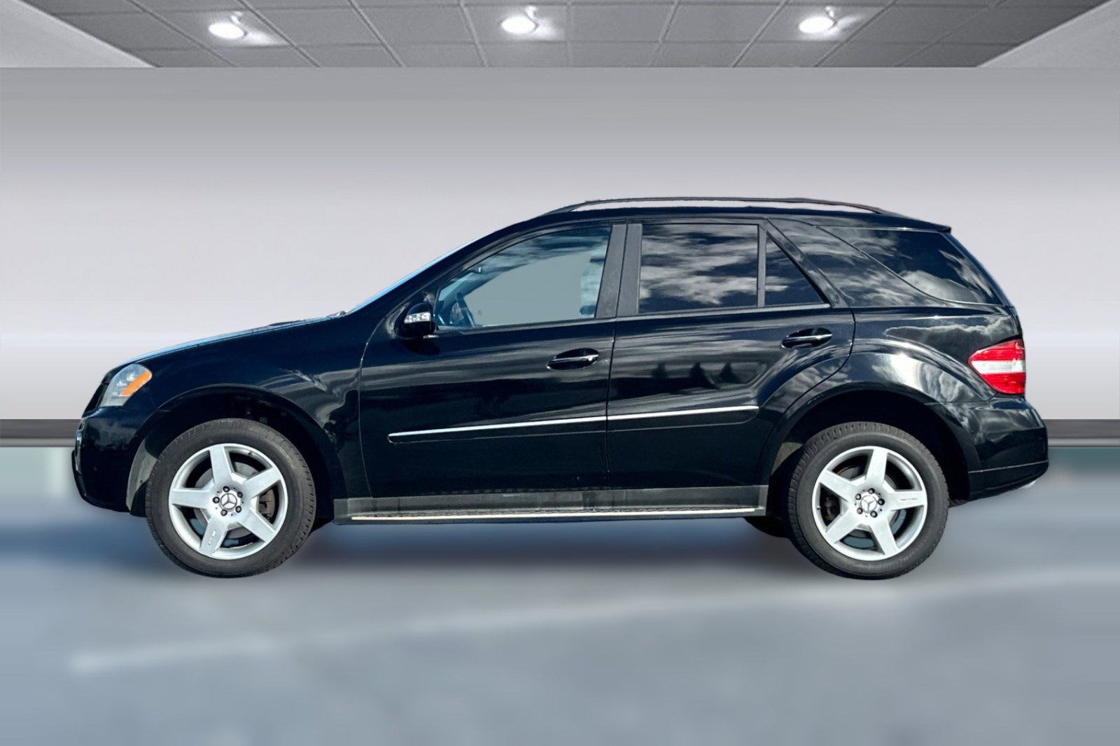 Used 2008 Mercedes-Benz ML 550 4MATIC image 2