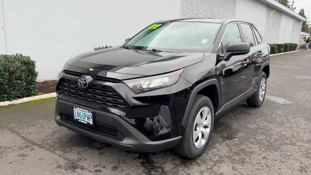 Used 2022 Toyota RAV4 LE image 3