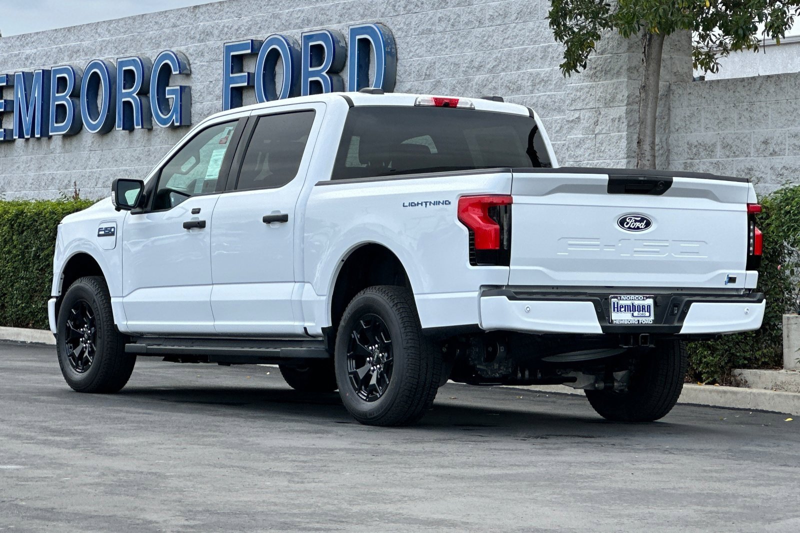 New 2025 Ford F150 Lightning XLT image 6