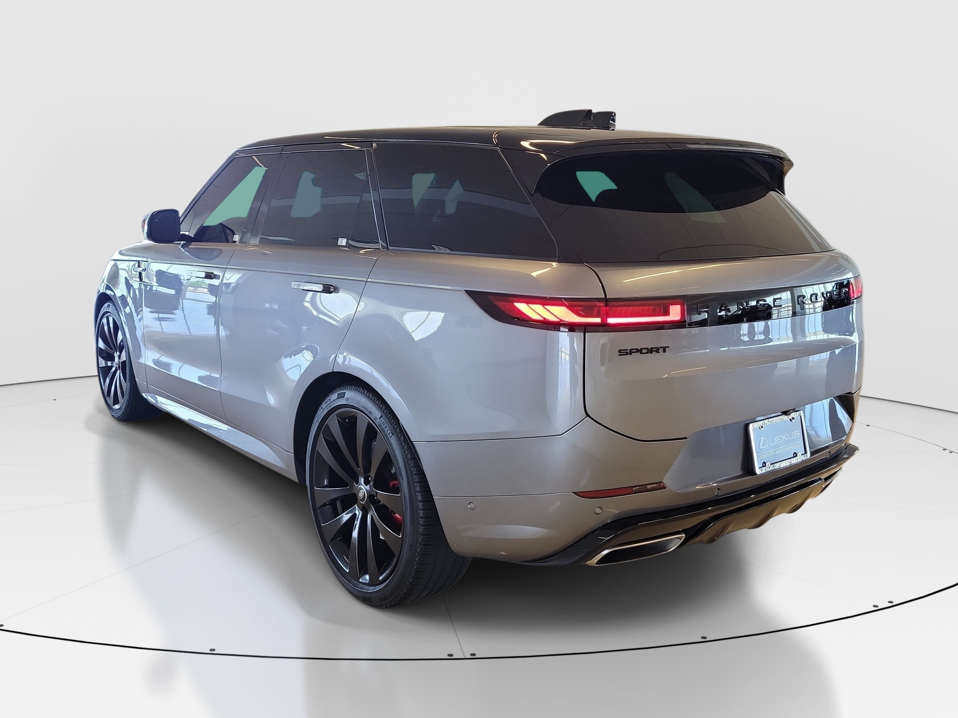 Used 2025 Land Rover Range Rover Sport Dynamic SE AWD/4WD image 6
