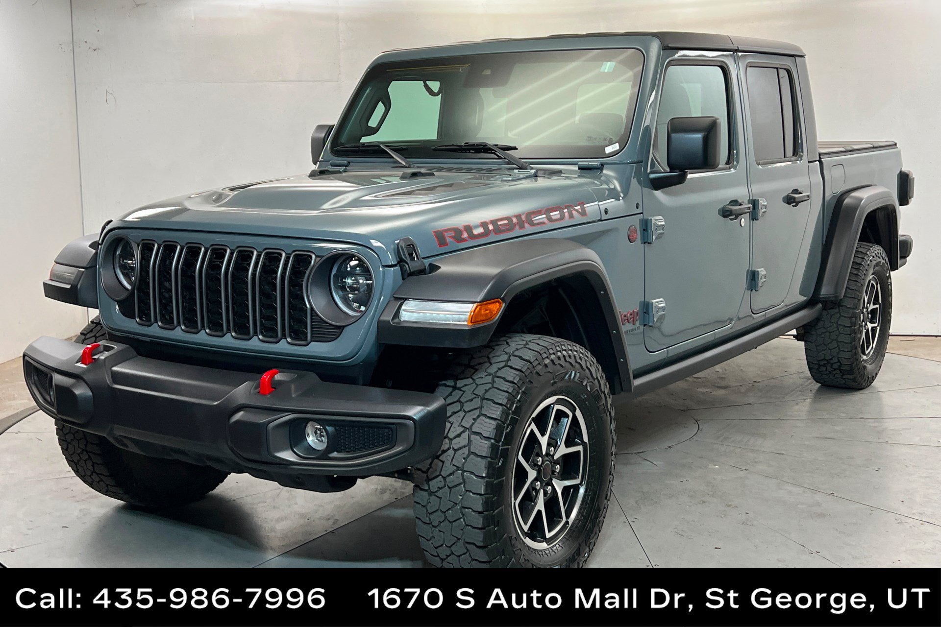 Used 2024 Jeep Gladiator Rubicon w/ Convenience Group AWD/4WD image 1