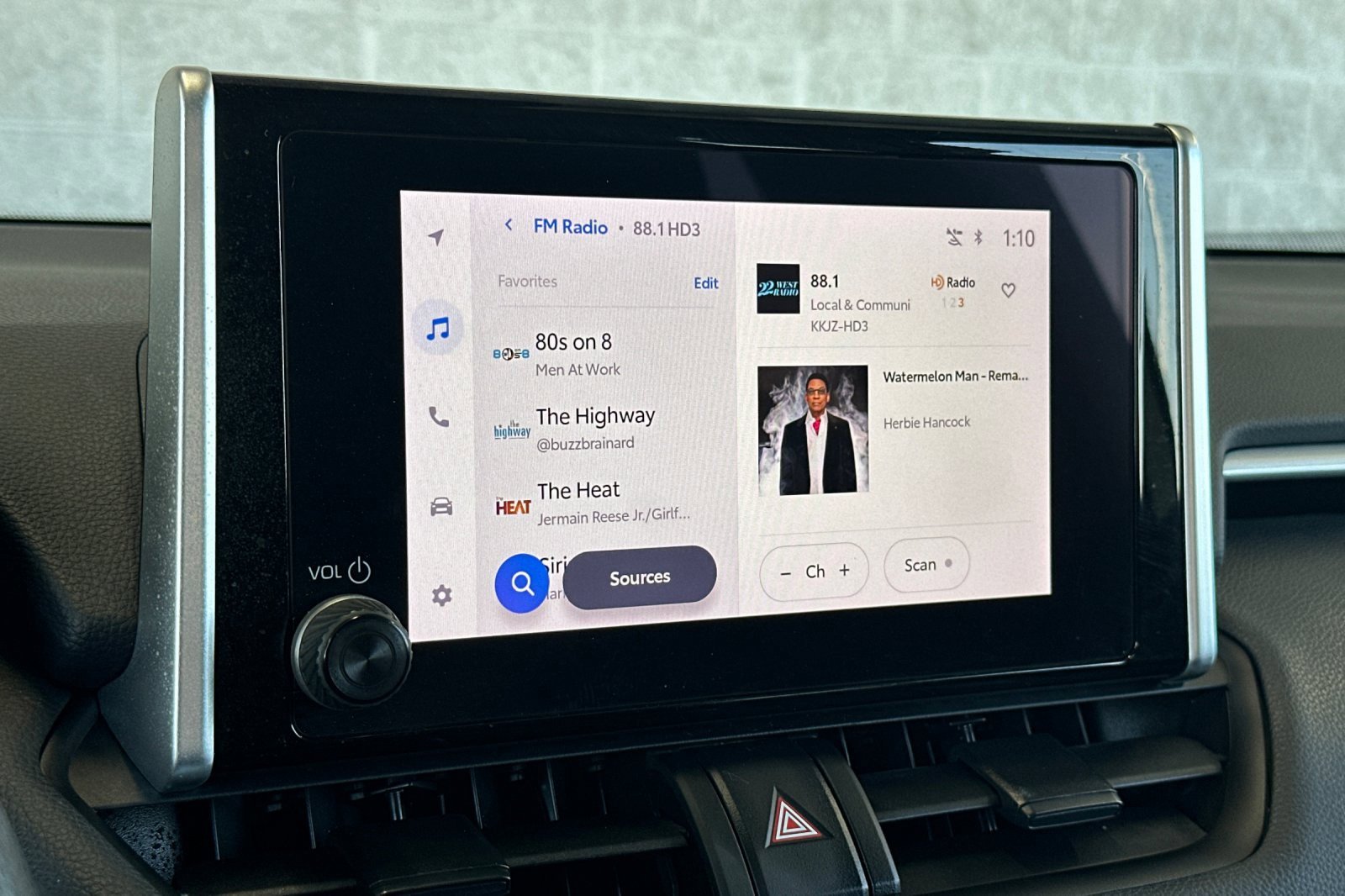 Used 2023 Toyota RAV4 LE image 17