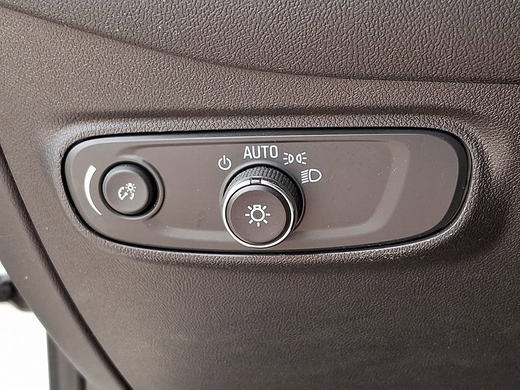 Used 2023 Chevrolet Equinox LT AWD/4WD image 25
