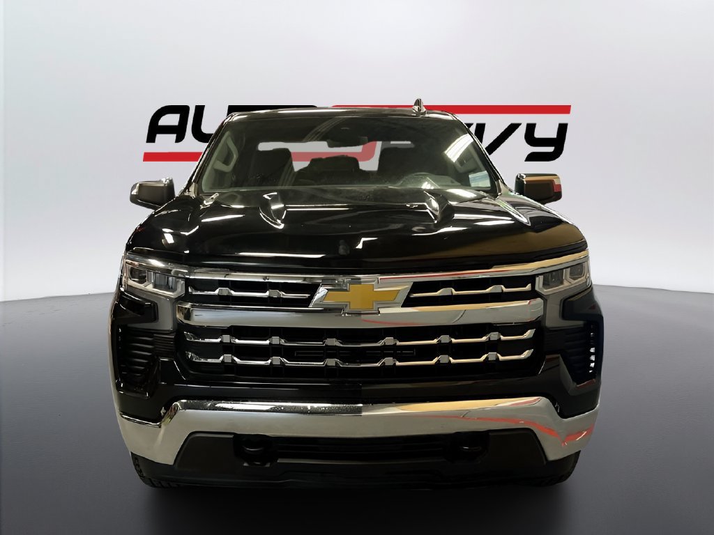 Used 2025 Chevrolet Silverado 1500 LT AWD/4WD image 2