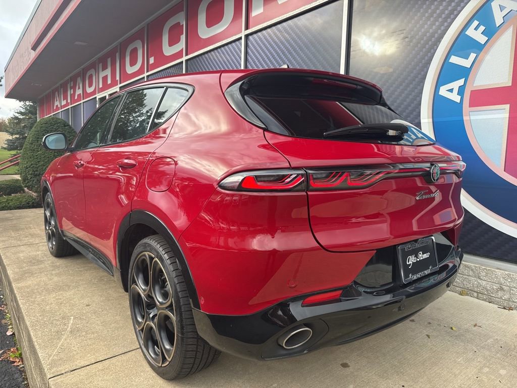 New 2025 Alfa Romeo Tonale AWD/4WD image 8