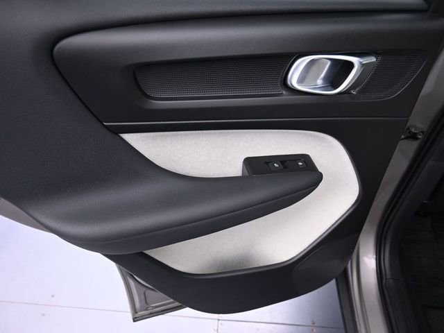 Used 2021 Volvo XC40 T5 Inscription w/ Protection Package Premier image 30