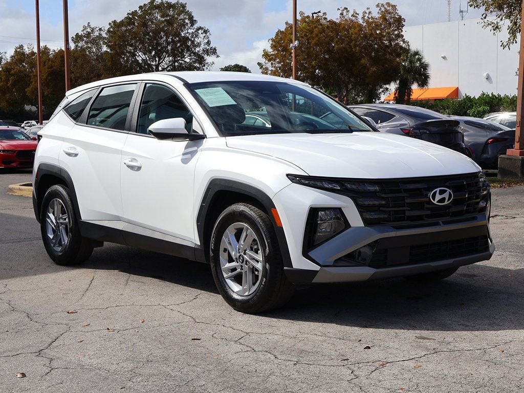 Used 2025 Hyundai Tucson SE image 50