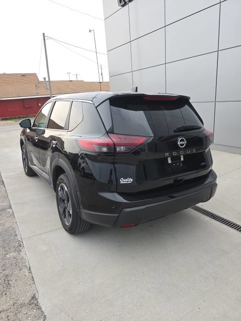 Used 2025 Nissan Rogue SV AWD/4WD image 8