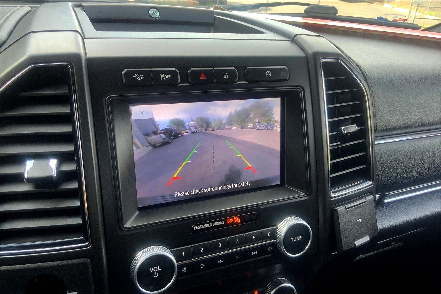 Used 2020 Ford Expedition Limited image 21