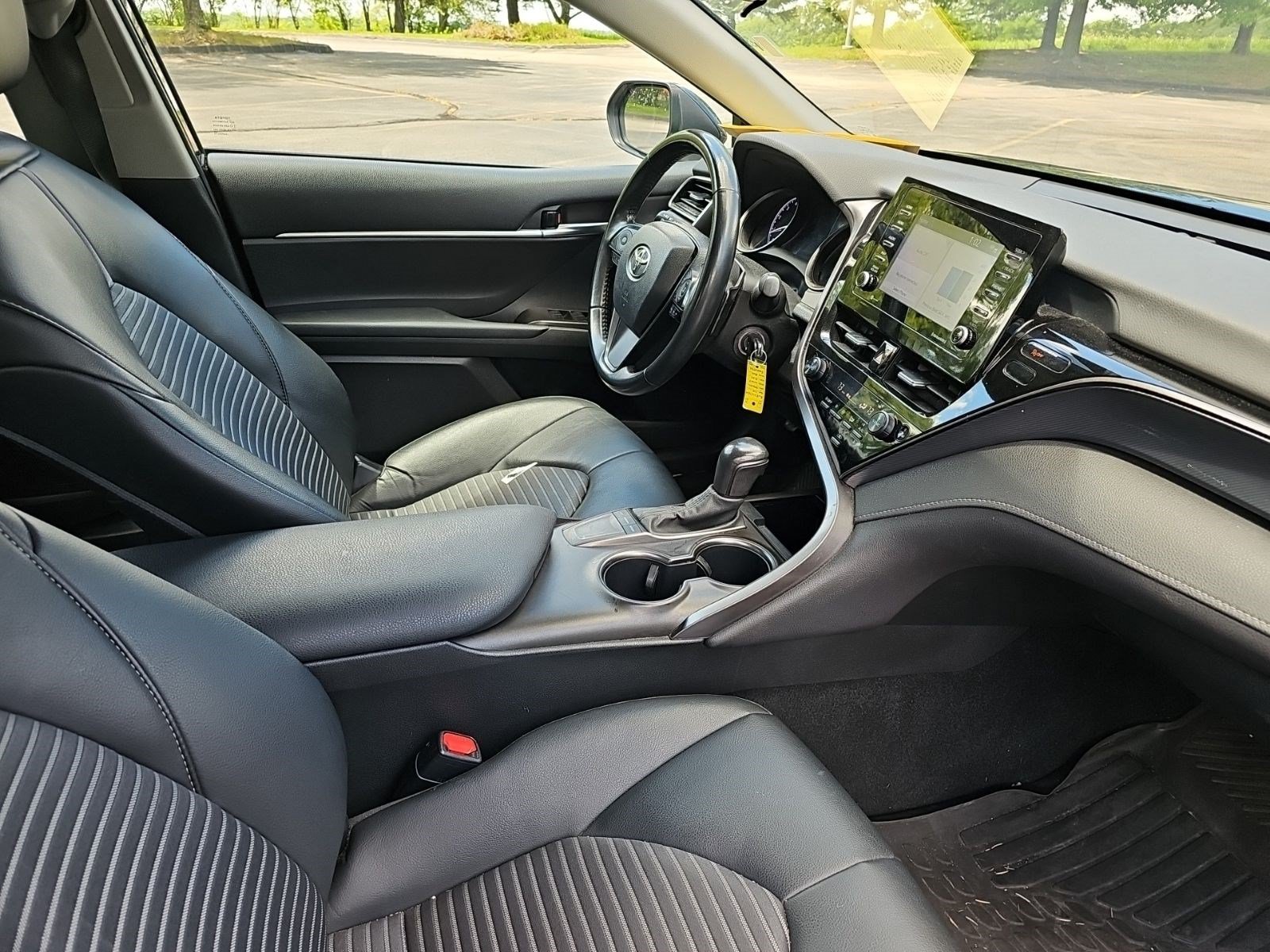 Used 2024 Toyota Camry SE FWD image 11