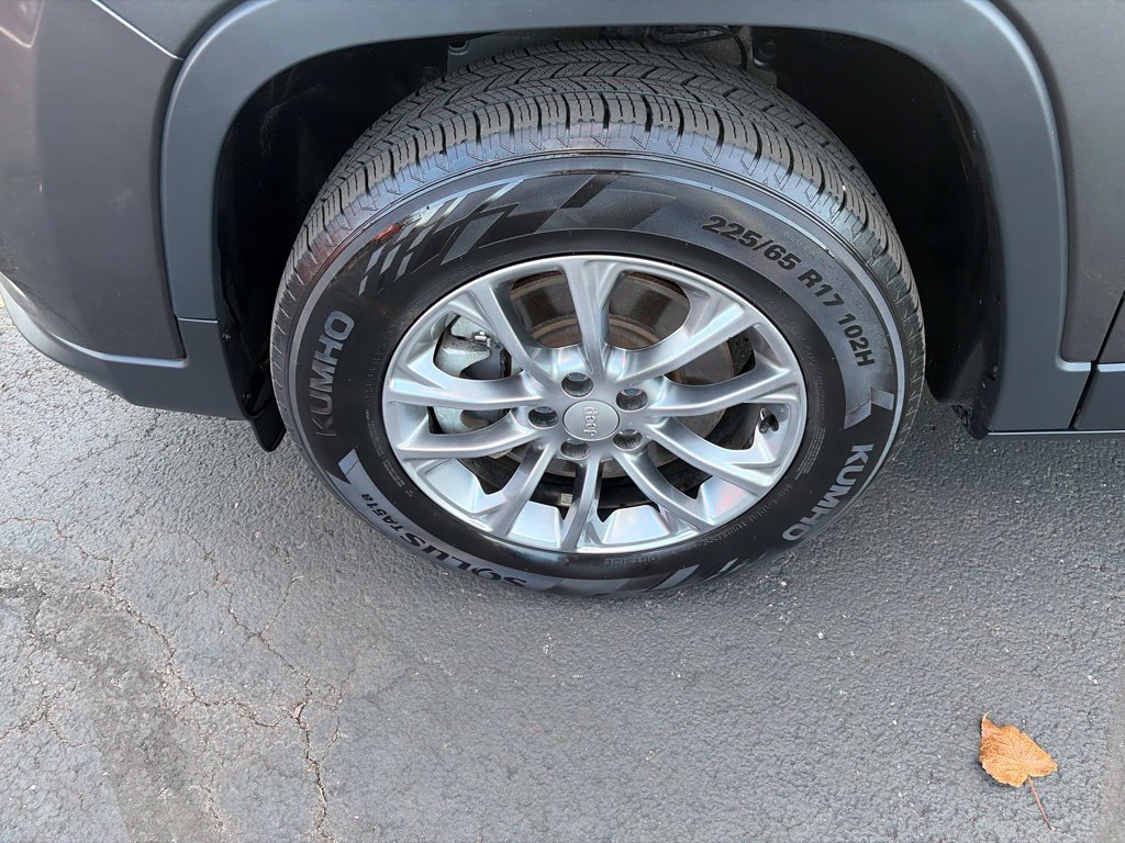 Certified 2022 Jeep Cherokee Latitude Lux AWD/4WD image 11