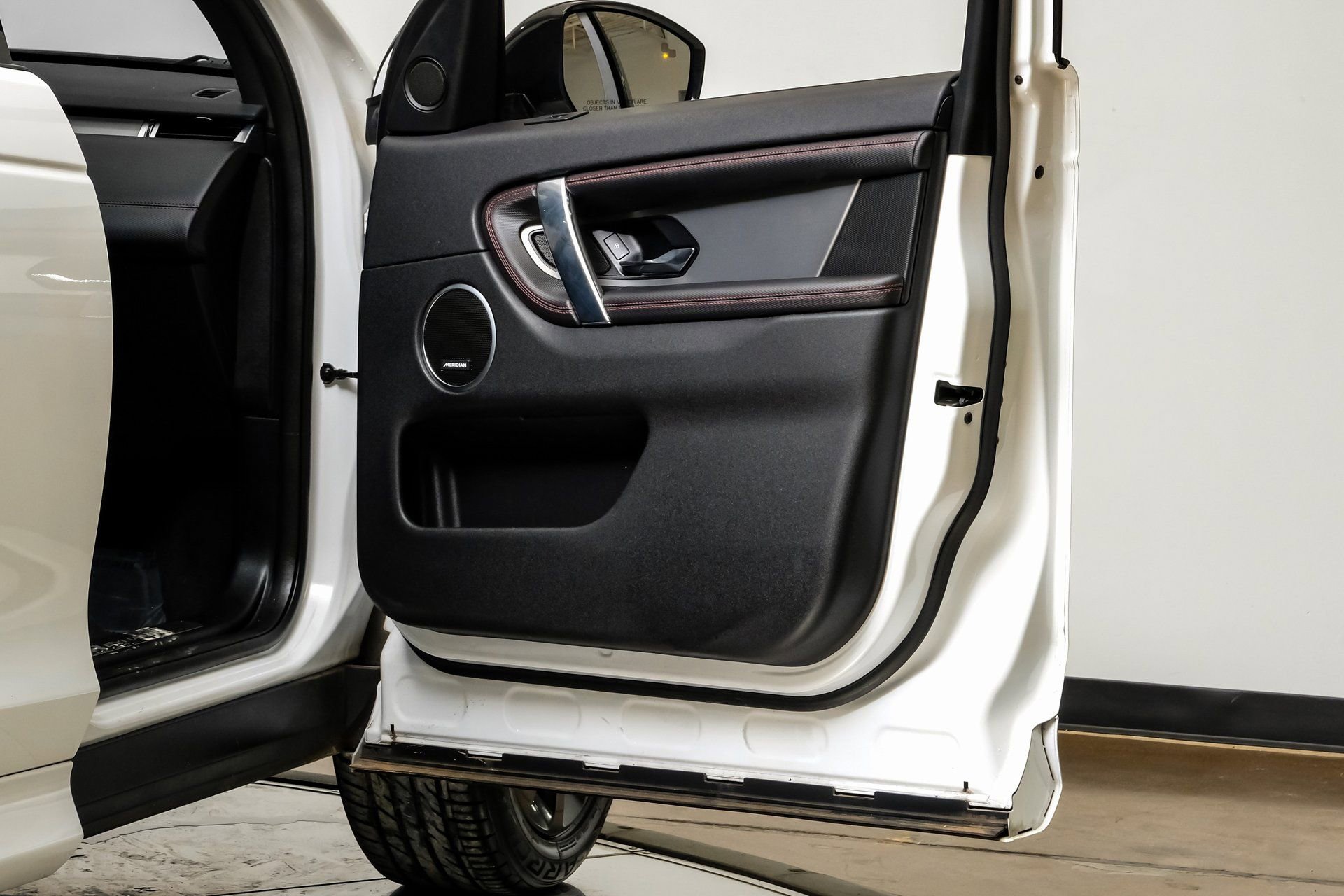 Used 2023 Land Rover Discovery Sport S R-Dynamic image 46