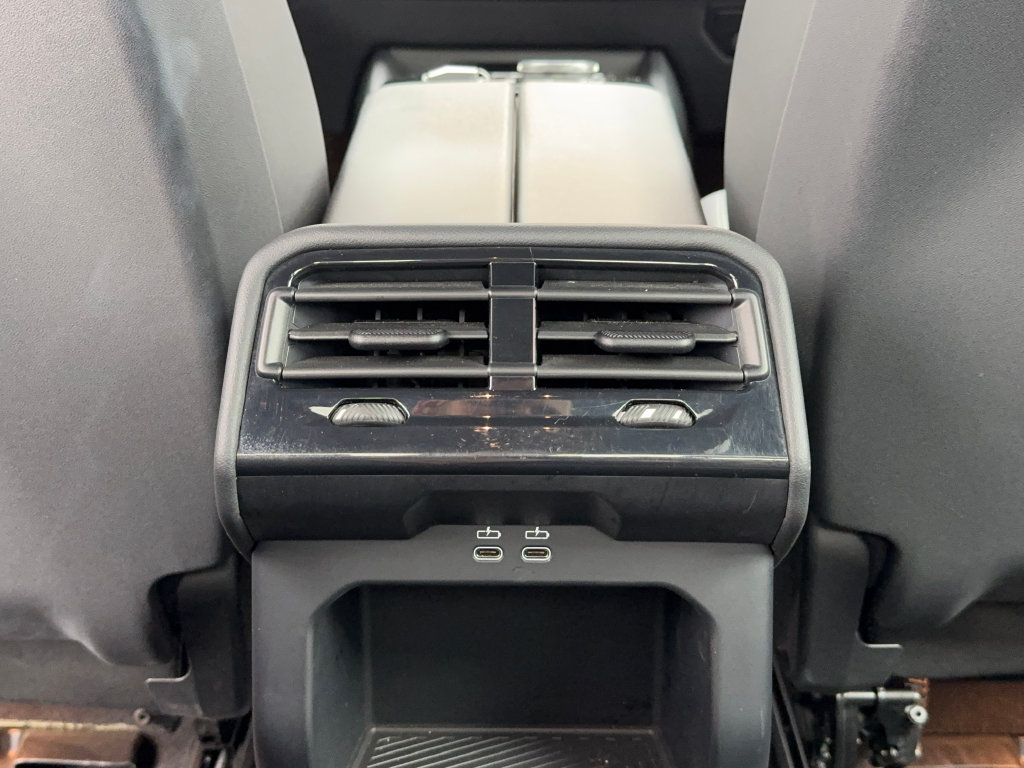 Used 2024 BMW 530i w/ Premium Package RWD image 25